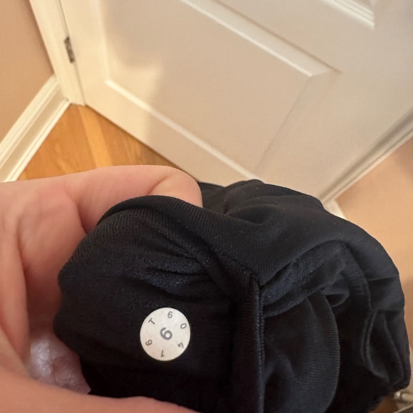 Black lululemon leggings - Picture 4 of 4